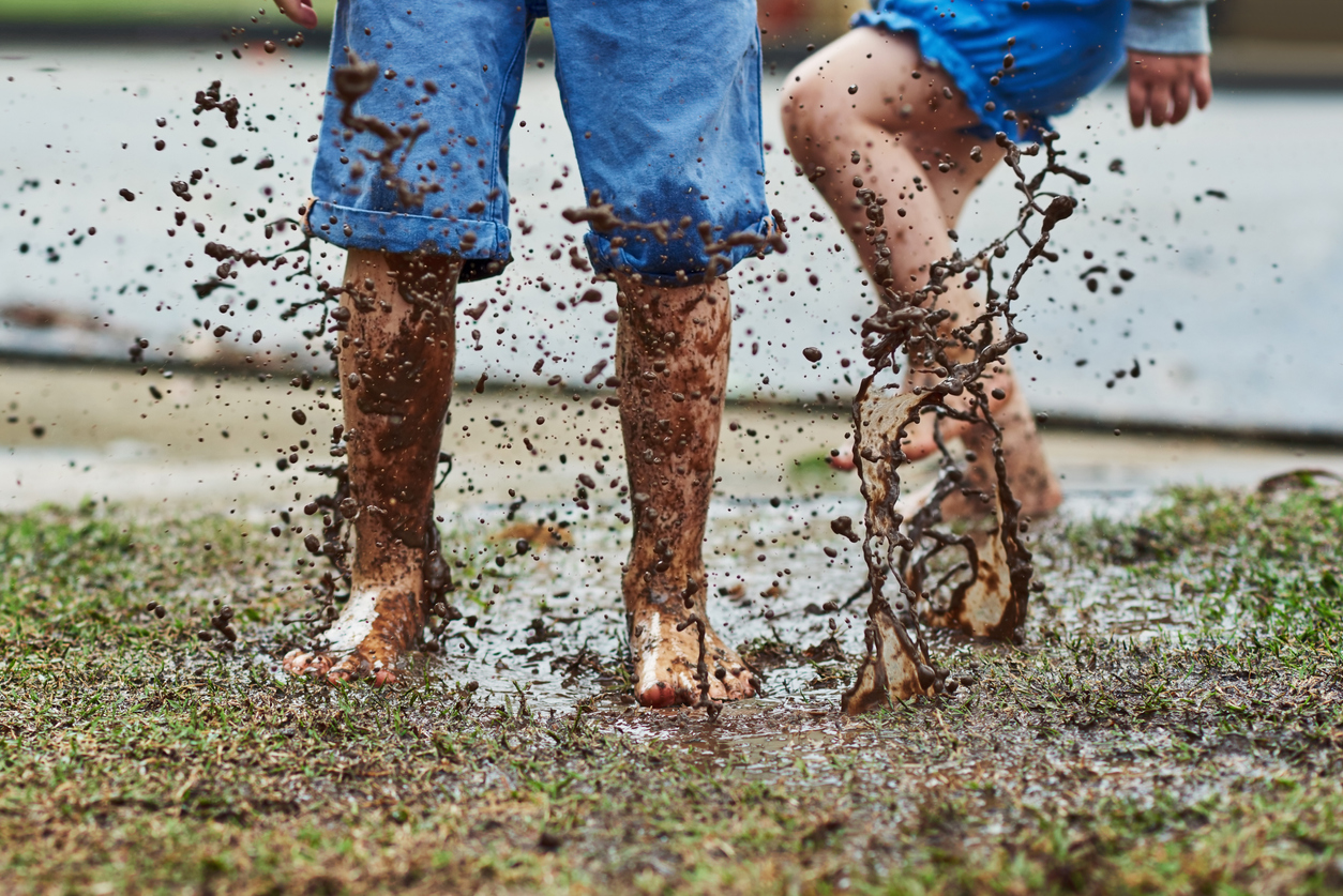 5 Great Reasons to Let Your Kids Get Muddy