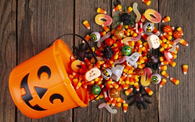 Is It OK to Let Your Kids Eat Their Halloween Candy All at Once?